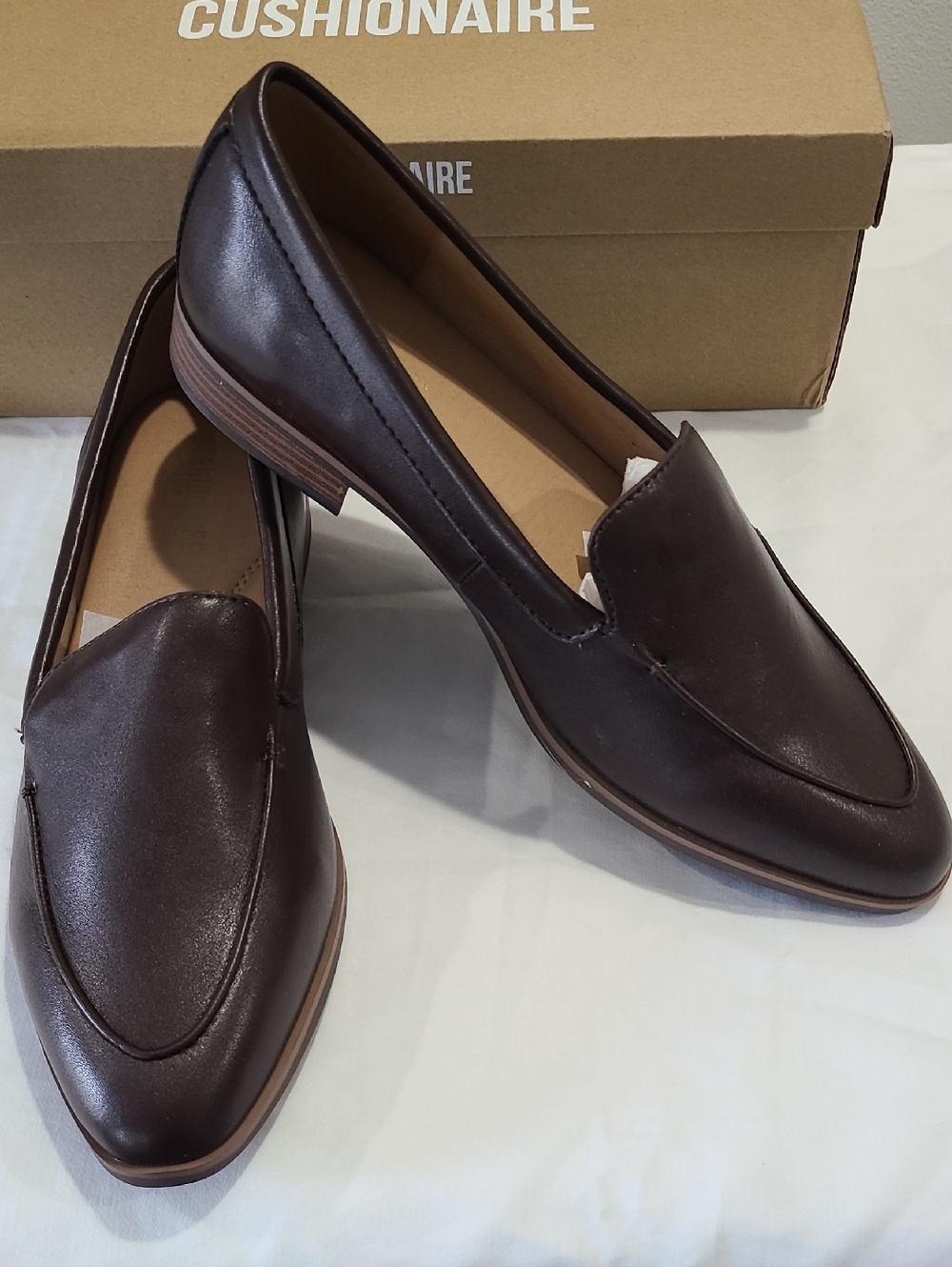 NIB Cushionaire Brown Vegan Faux Leather Slip-On Loafers Chocolate brown 8.5/9*